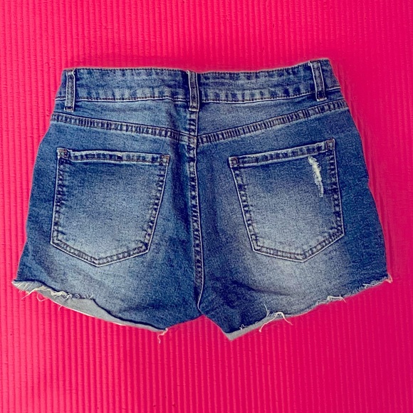 Size 7 blue Jean ripped style shorts - Picture 4 of 5